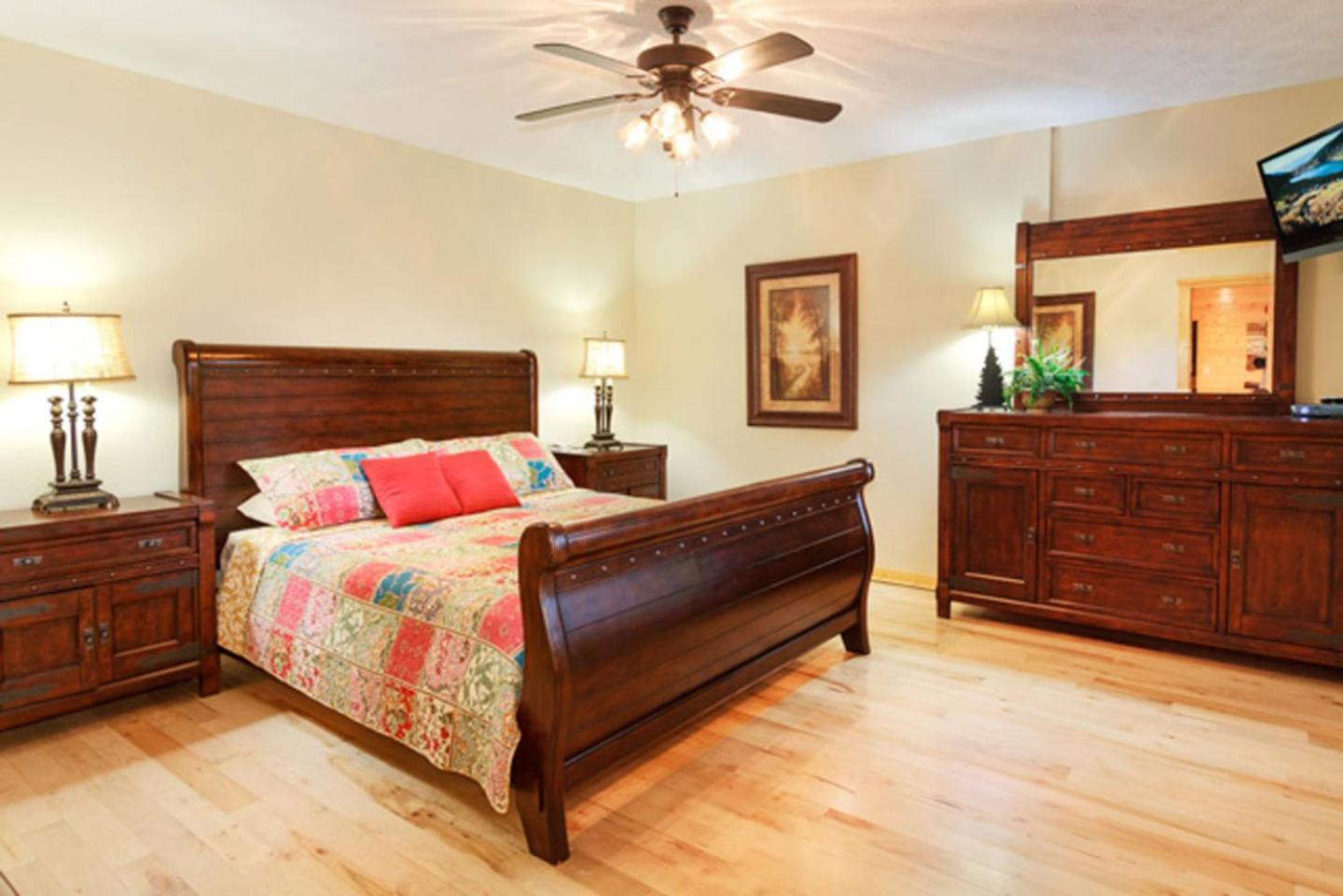 Big Bear Ridge Lodge - Breathtaking Mountain Views And Private Forest Scenes In Amazing Large Log Cabin Gatlinburg Exterior photo