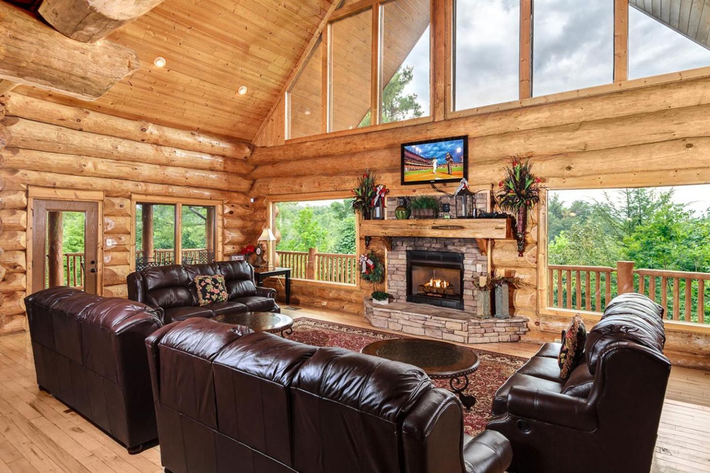 Big Bear Ridge Lodge - Breathtaking Mountain Views And Private Forest Scenes In Amazing Large Log Cabin Gatlinburg Exterior photo